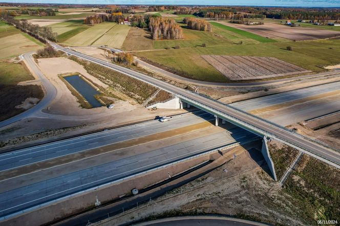 18 grudnia GDDKiA oddała  do ruchu ostatni z trzech odcinków autostrady A2 Mińsk Mazowiecki – Siedlce, pomiędzy węzłami Groszki i Siedlce Zachód