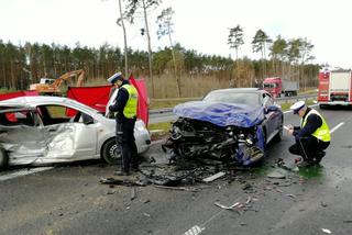 Tragiczny wypadek we Wieszkach w powiecie nakielskim. Kierowca nie żyje 
