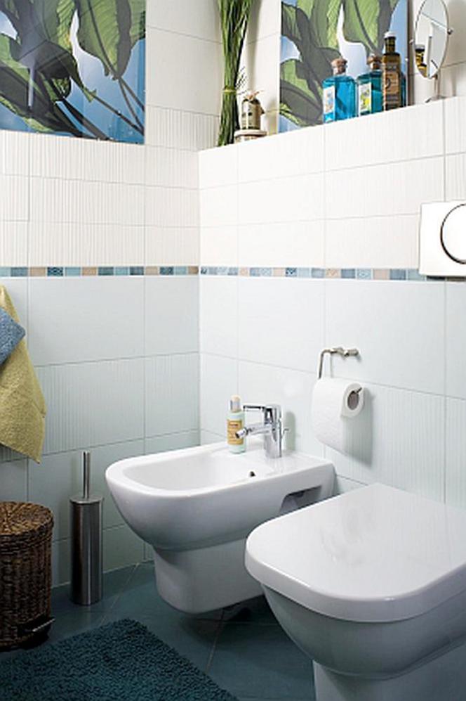 Morska łazienka w kolorach brązowym i niebieskim