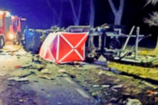 Śmiertelny wypadek pod Międzyrzeczem. Autobus zderzył sie z busem. Kierowca autobusu z 3 promilami [ZDJĘCIA]