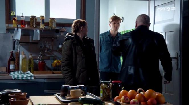 M jak miłość, odc. 1446. Katia (Joanna Jarmołowicz), Łukasz (Jakub Józefowicz), (David Gamtsemlidze)