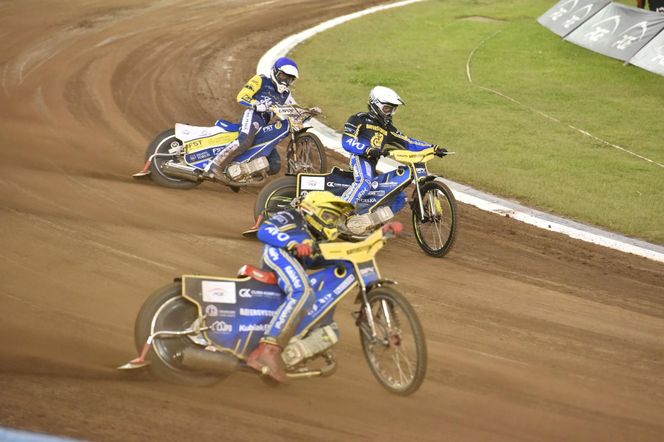 PRES Grupa Deweloperska Toruń - Bayersystem GKM Grudziądz, zdjęcia Motoareny. Fotorelacja z trybun i toru