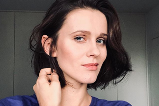 Aktorka Plebanii urodziła. Pokazała się topless, jak karmi piersią [ZDJĘCIA]