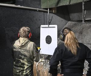 Zawody strzeleckie w Warszawie. Z bronią weterani, funkcjonariusze i żołnierze