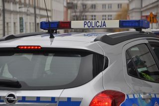 Świętokrzyskie. Pirat drogowy popędzał auto na trasie S7. Trafił na policyjny radiowóz!