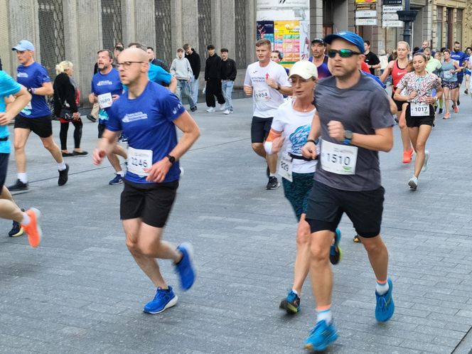 Rossmann Run 2025. Tłumy biegaczy wzięły udział w biegu ulicą Piotrkowską