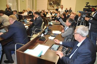 Spór o dług Miasta Kielce. Jaką decyzję podejmą radni?