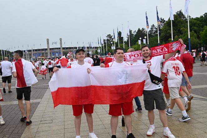 Polscy kibice na meczu z Austrią: "Berlin jest nasz"