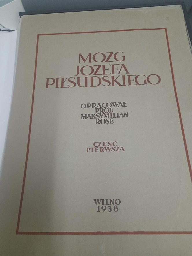 Tajemnica mózgu Piłsudskiego. Nieznany album w archiwach