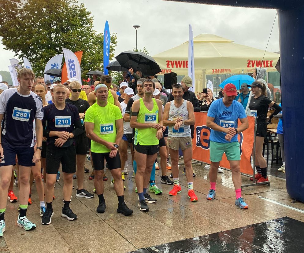 Biegowe spotkanie nad jeziorem. Citi Ukiel Olsztyn Półmaraton