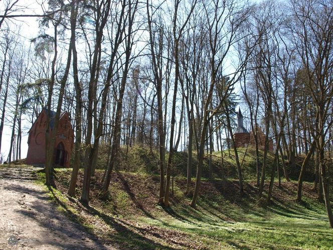 Malutką wieś nazywają "Warmińską Jerozolimą". Przyciąga prawdziwe tłumy