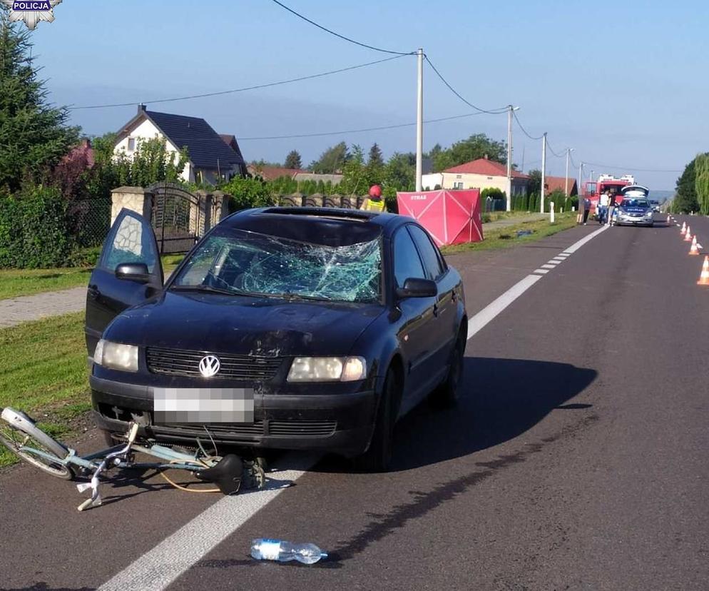 Kierowcę oślepiło słońce i najechał na rowerzystę. Śmiertelny wypadek w pow. zamojskim