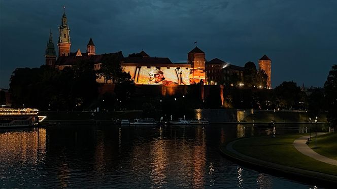 Turystyczny hit w Krakowie? Multimedialny spektakl obejrzysz na murach Wawelu