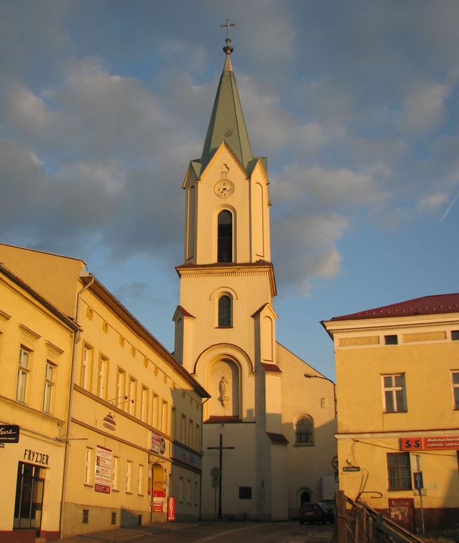 Ulica Dąbrowskiego między zamkiem a kościołem Wniebowzięcia NMP