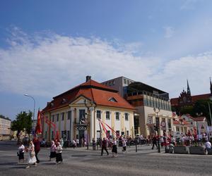 Boże Ciało 2024. Tłumy wiernych przeszły w procesji ulicami Białegostoku