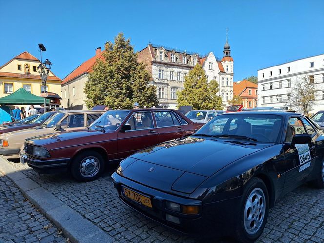 11. Zlot Pojazdów Zabytkowych. Klasyki motoryzacji opanowały Tarnowskie Góry