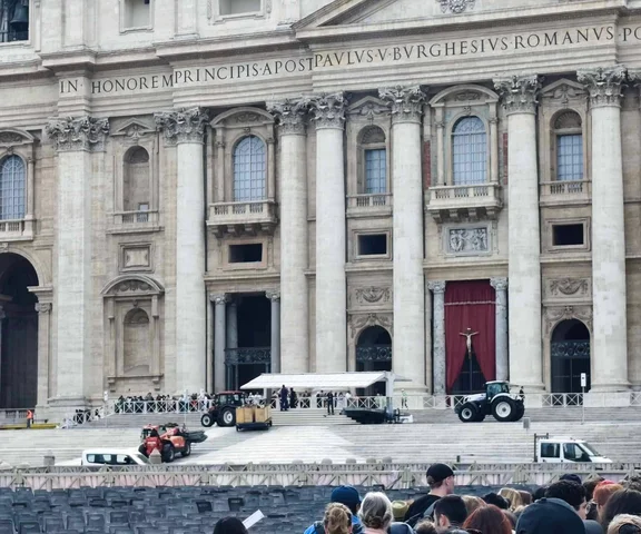 Turyści zjeżdżają do Watykanu. W sobotę będzie masakra