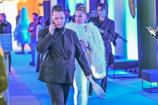 Gwiazdy pija i imprezuja podczas imprezy Amazona KULISY