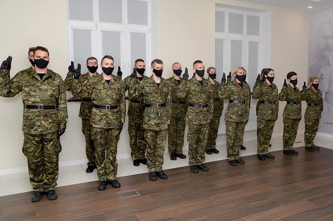 Nowi funkcjonariusze w warmińsko-mazurskiej straży granicznej. Złożyli uroczyste ślubowanie [FOTO]