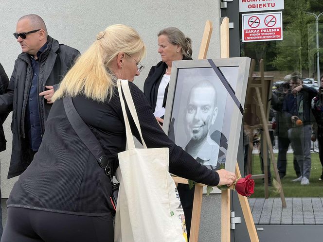Dzień Żałoby w Szpitalu Uniwersyteckim w Krakowie. Medycy protestują po śmierci Tomasza Soleckiego 
