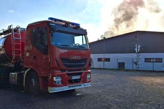 Potężny pożar hali produkcyjnej w Małopolsce