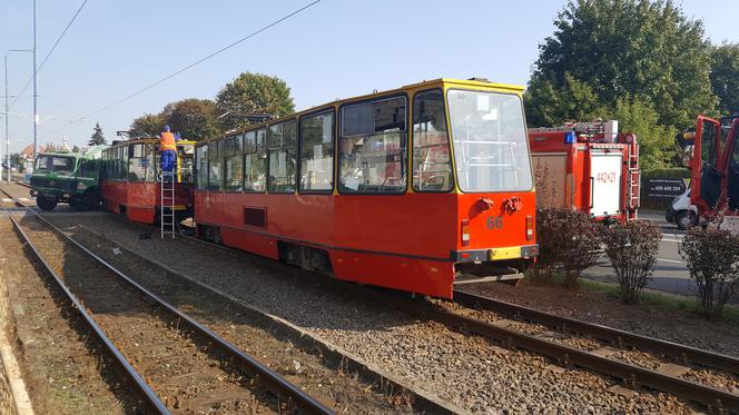 Tramwaj zderzył się z betoniarką