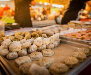 Kulinarna uczta w Fabryce Pełnej Życia. Weekend pod znakiem Festiwalu Smaków Świata