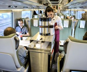 Wagon restauracyjny Wars w pociągu PKP Intercity