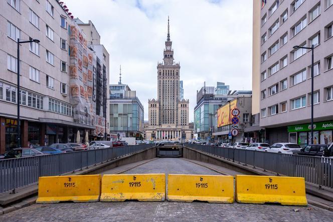 Zamknięty tunel pod ul. Marszalkowską w ciągu ul. Złotej