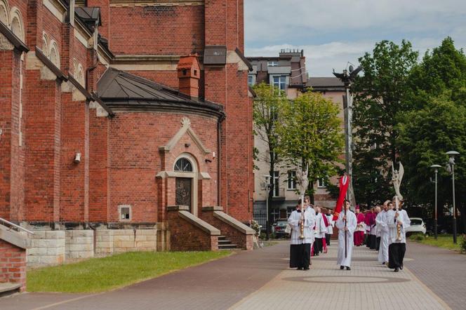 Bp Artur Ważny o niemoralnych księżach: "Będę reagować ostro i jasno". Biskup oficjalnie objął diecezję sosnowiecką