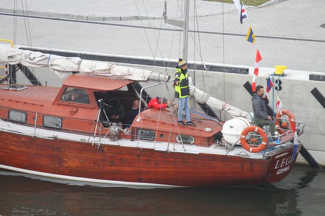 Jacht, którym pływał Kukliński w kanale na Mierzei Wiślanej