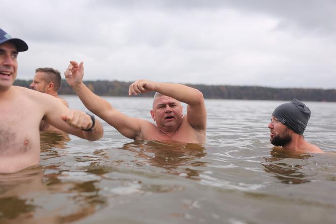 Było gorąco! Lubelskie morsy dały pierwszego w tym roku nura