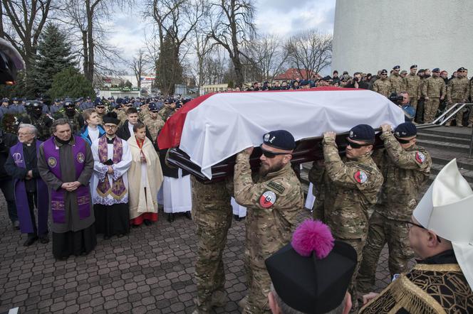 Ostatnie pożegnanie bohatera