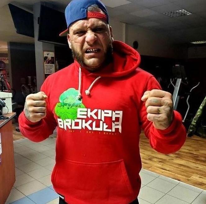 Popek dał prowadzić córce auto