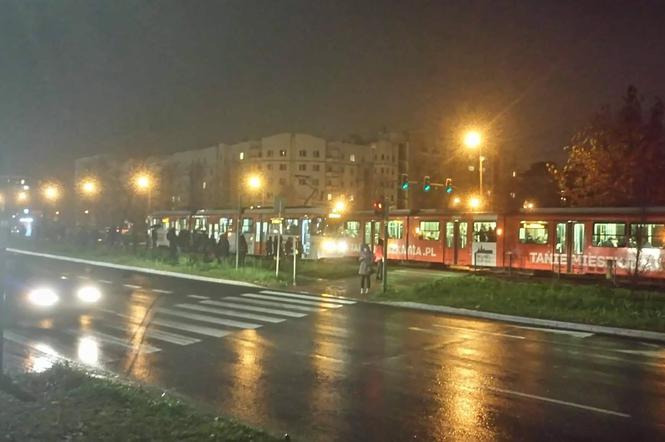 Kraków: Tramwaj linii 1 śmiertelnie potrącił pieszego na al. Pokoju