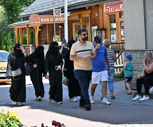 Arabowie szturmują Zakopane. Ten filmik to hit internetu. Dosłownie tak to wygląda