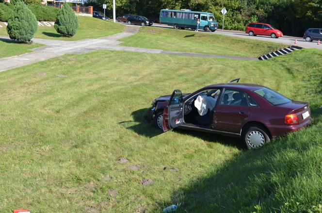 Wypadek na skrzyżowaniu Ostrowiecka-Al.Niepodległości