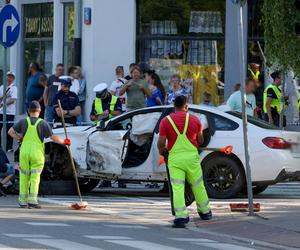 Zderzenie dwóch aut na Mokotowie; jeden z nich wjechał w ludzi