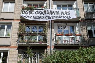 Marzną w bloku, bo jest zabytkowy. Mieszkańcy: Urząd konserwatora nas okrada!