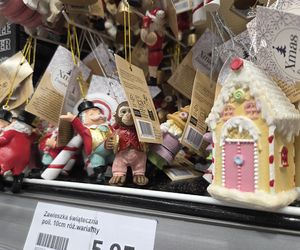 Lato się kończy, a w sklepach już święta Bożego Narodzenia. Klienci w szoku. To przesada!
