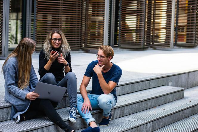 To najpopularniejsze kierunki studiów w Polsce. Koniecznie sprawdź przed złożeniem dokumentów