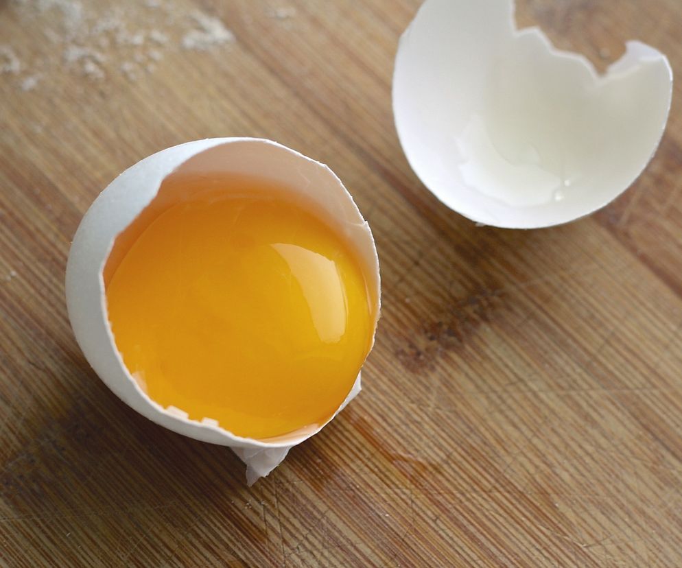 Co zrobić z pękniętym jajkiem?