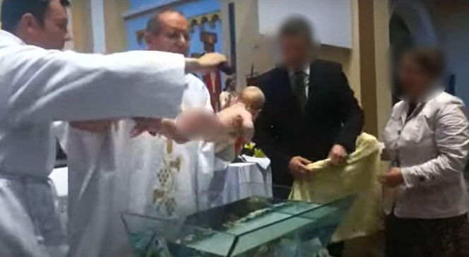 W kościele na Śląsku dzieci podtapia się w czasie chrztu. Kontrowersyjny sakrament 