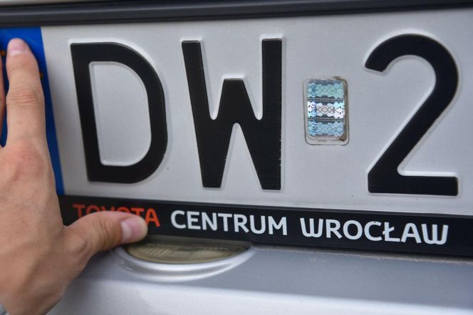 Rozpoznaj miasto po rejestracji samochodu. Quiz, z którym poradzą sobie tylko kierowcy z zamiłowania! 