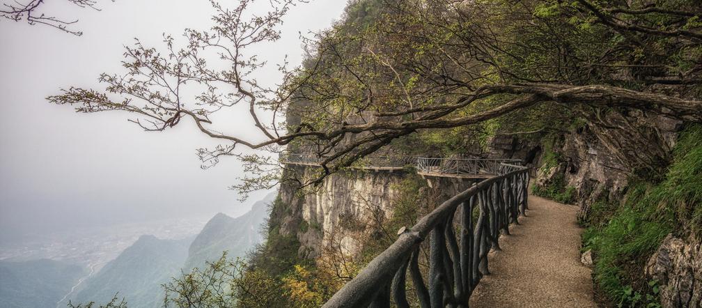 Ekstremalne przeżycia na szlaku China Tianmen Skywalk w Chinach