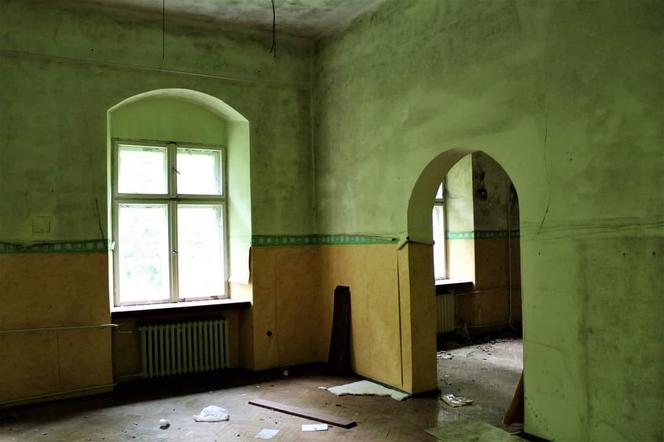 Pałac Rechenbergów w Sławie lata świetności ma już za sobą. Niszczeje i straszy! 