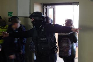 Terrorysta w szkole w Jarocinie. Na szczęście to tylko ćwiczenia
