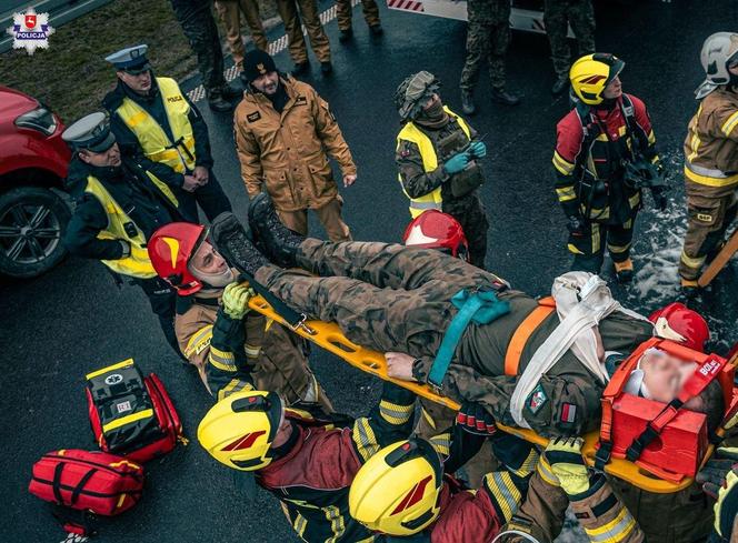 Ćwiczenia wojskowe na S19 między Kraśnikiem a Niedrzwicą Dużą