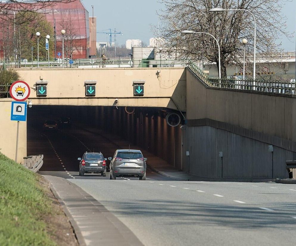 Tunel Wisłostrady będzie zamknięty. Utrudnienia dla kierowców i pasażerów