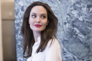 ANGELINA JOLIE OSKARŻA: BRAD NIE PŁACI ALIMENTÓW